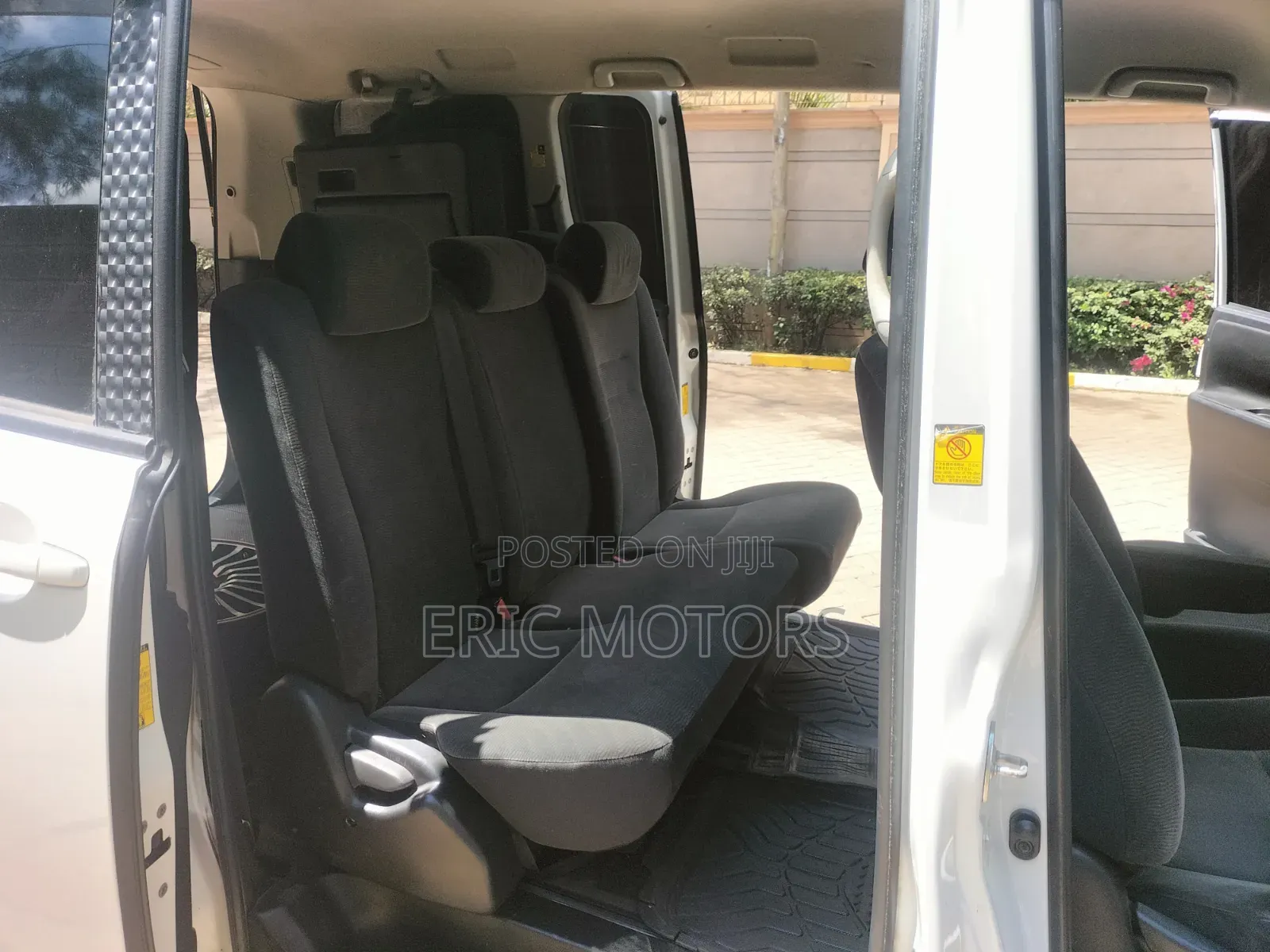 Toyota Noah 2013 Off white