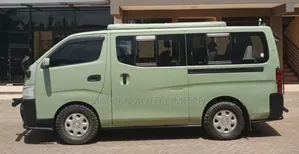 Nissan Caravan (Urvan) 2016 Green