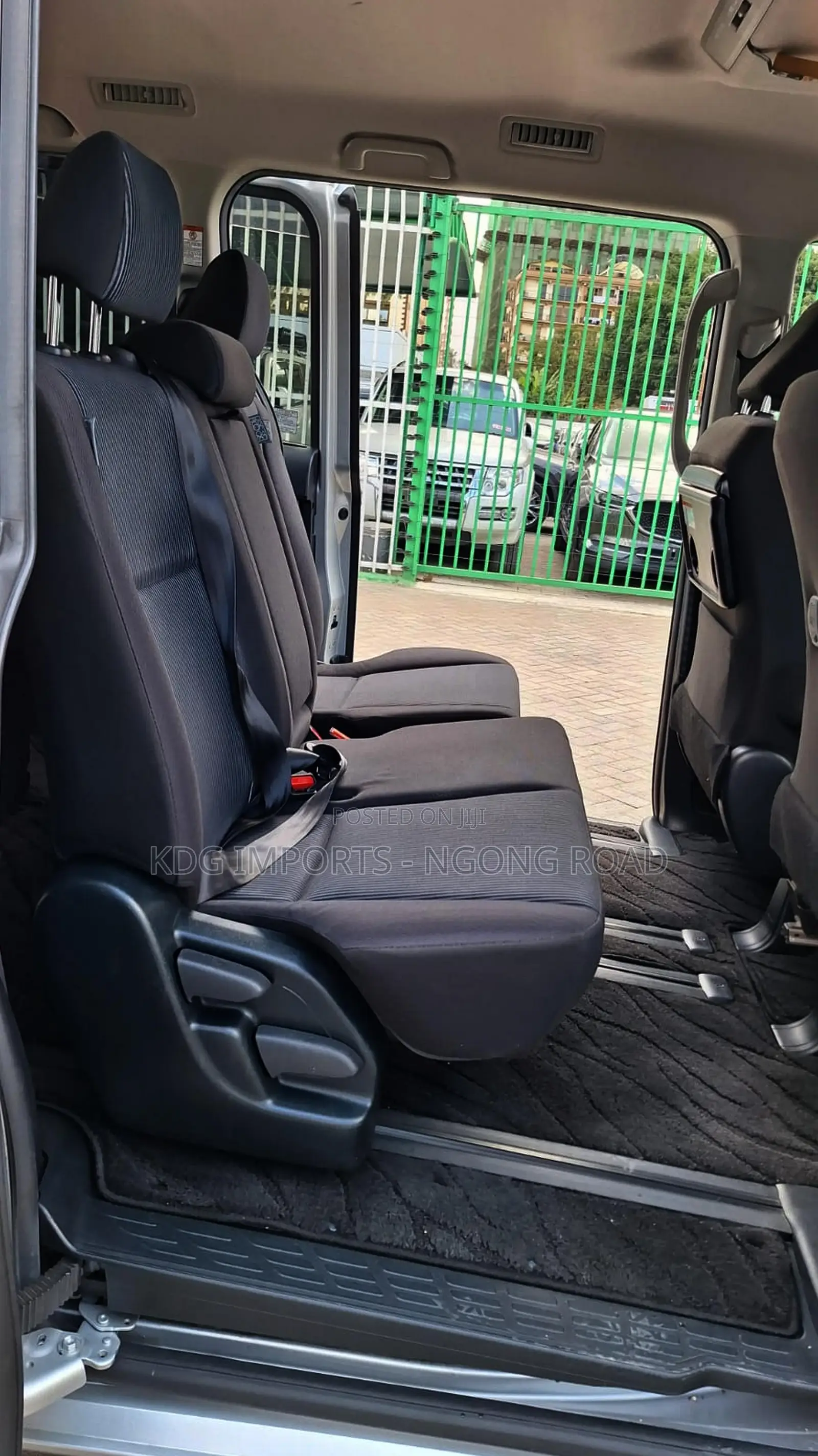 Toyota Noah 2020 Silver