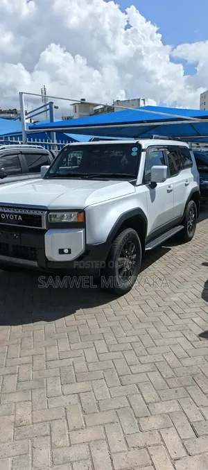 Toyota Land Cruiser Prado 2.8 2023 Pearl