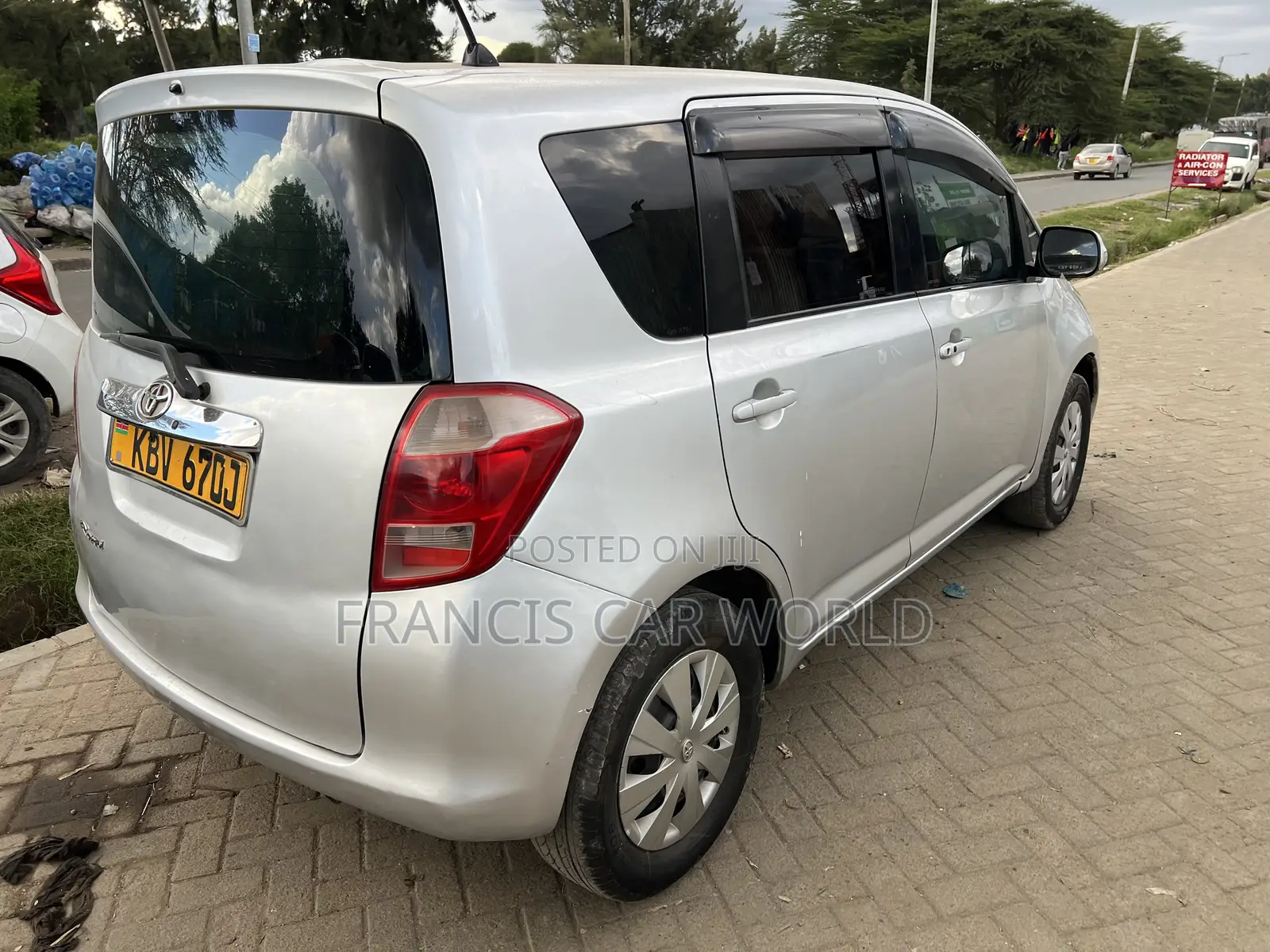 Toyota Ractis 2006 Silver