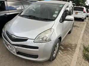 Toyota Ractis 2006 Silver