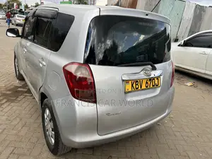 Toyota Ractis 2006 Silver