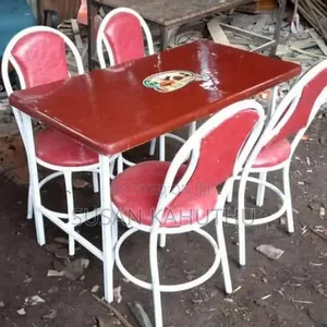 Svelte Red Restaurant Set