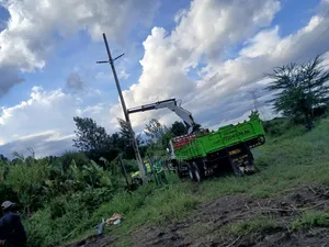 Heavy Weight Lifting Services (Crane Services)