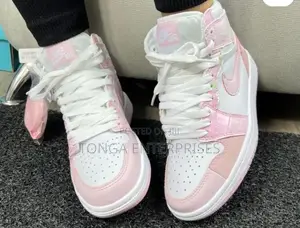 Air Jordan 1 Mid Sneaker
