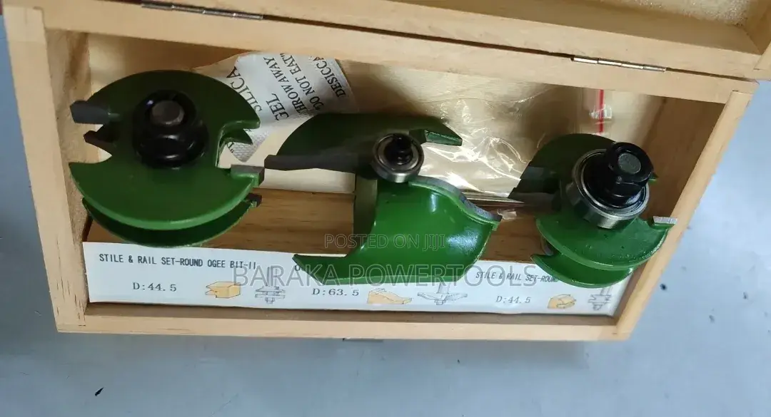 A Set 3pcs Router Bits