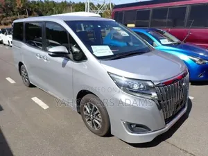 Toyota Esquire 2.0 FWD (8 seater) 2018 Silver