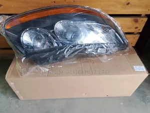 Head Lamp Right Hand Hyundai Santa Fe 2008
