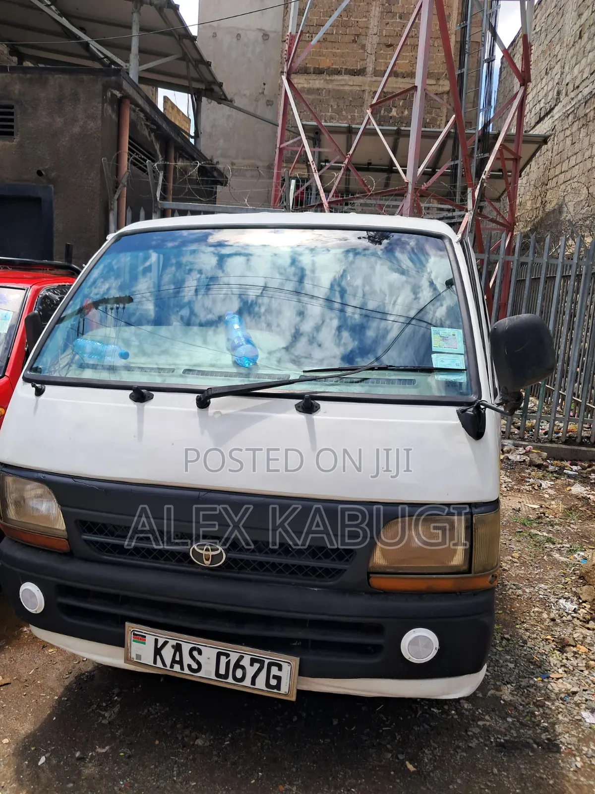 Toyota HiAce 2000 White