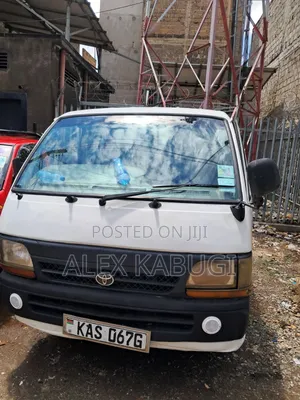 Toyota HiAce 2000 White