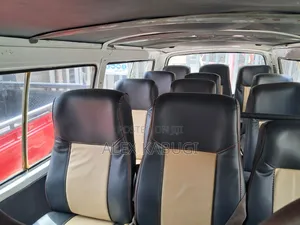 Toyota HiAce 2000 White