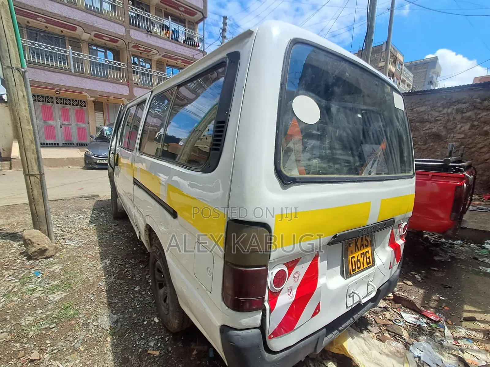 Toyota HiAce 2000 White