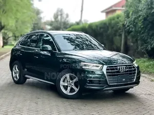 Audi Q5 2.0T Premium AWD quattro 2019 Green