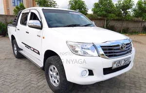 Toyota Hilux 2013