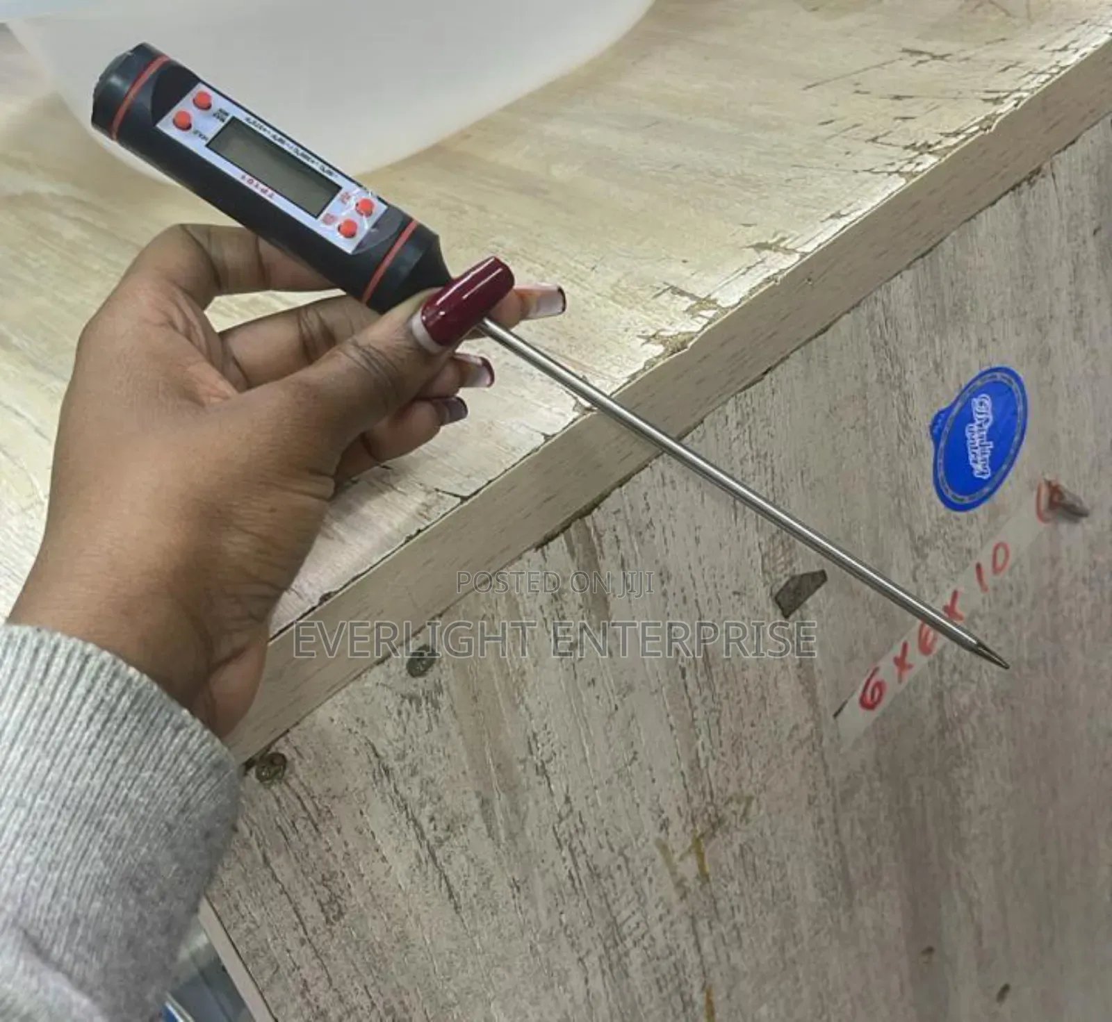*Digital Food Thermometer