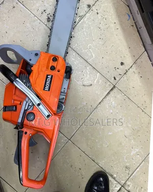 Honda 20-Inch Petrol Chainsaw - Heavy Duty Cutter