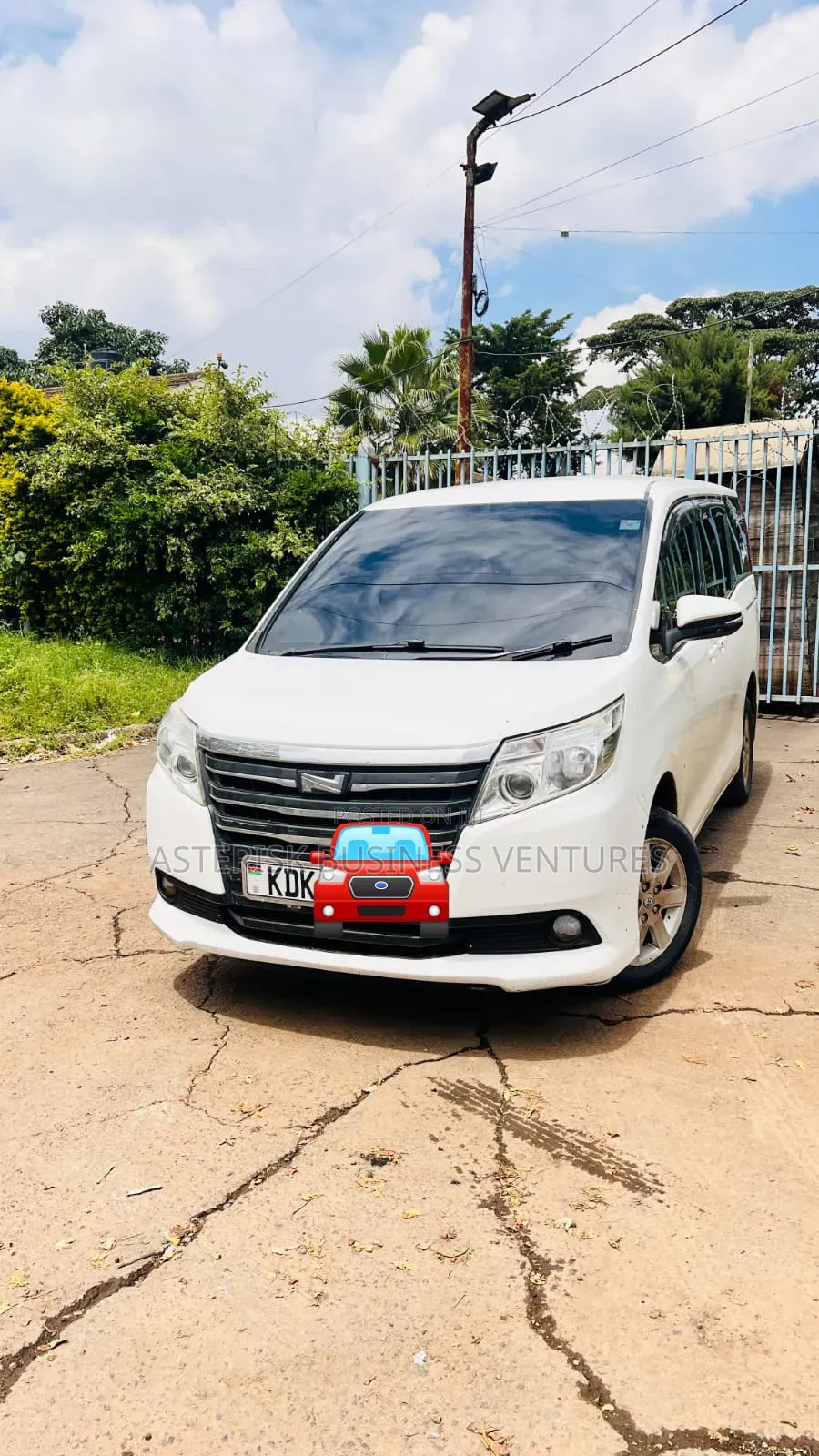 Clean White 7 Seater Noah