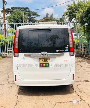 Clean White 7 Seater Noah