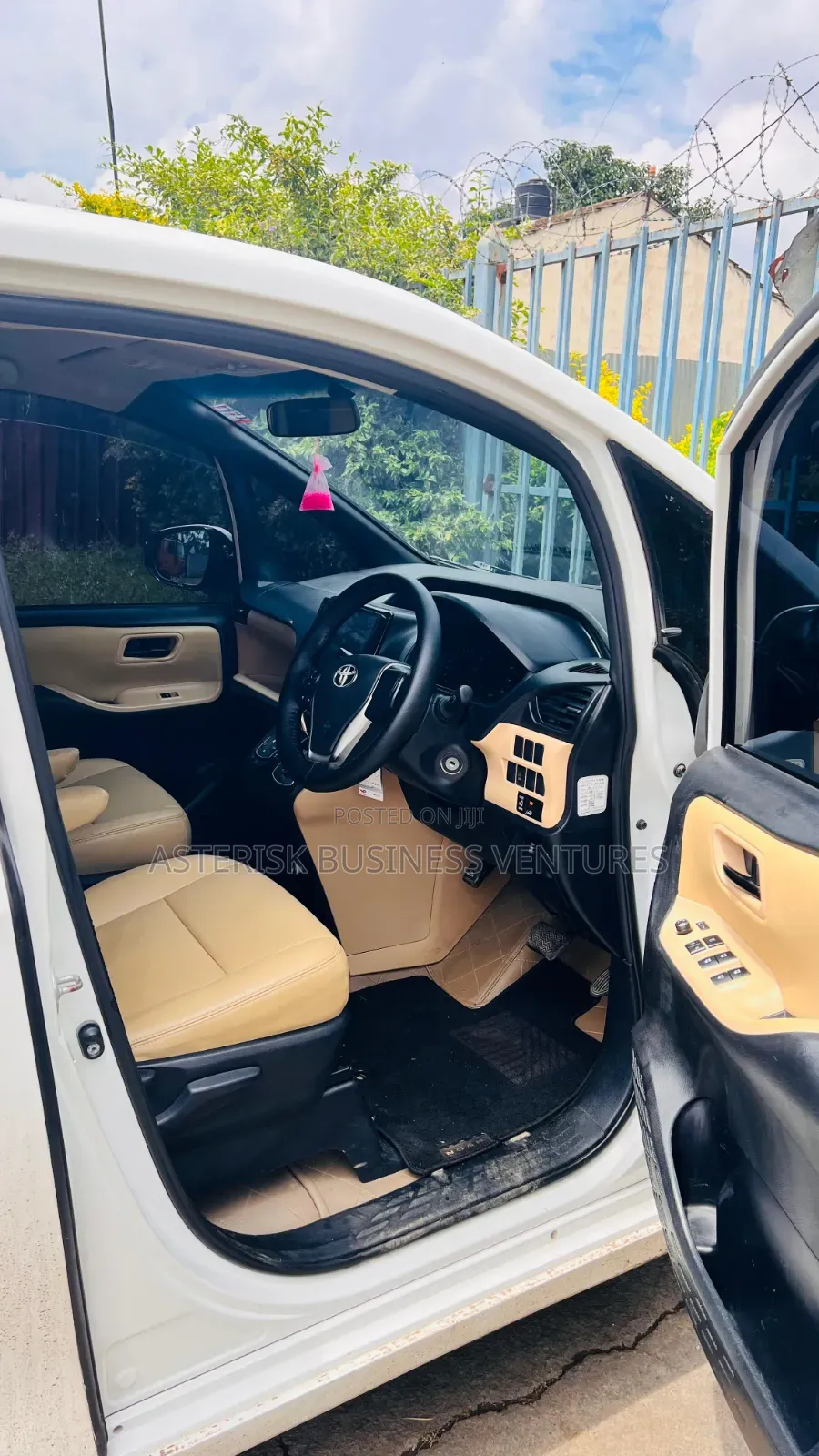 Clean White 7 Seater Noah