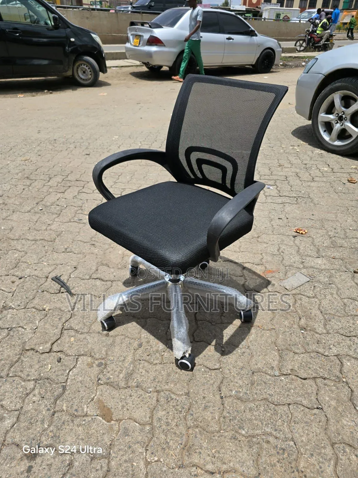 Smooth Rolling Comfort Mesh Chair