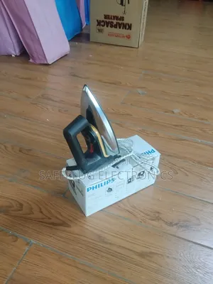 Phillips Dry Iron Box