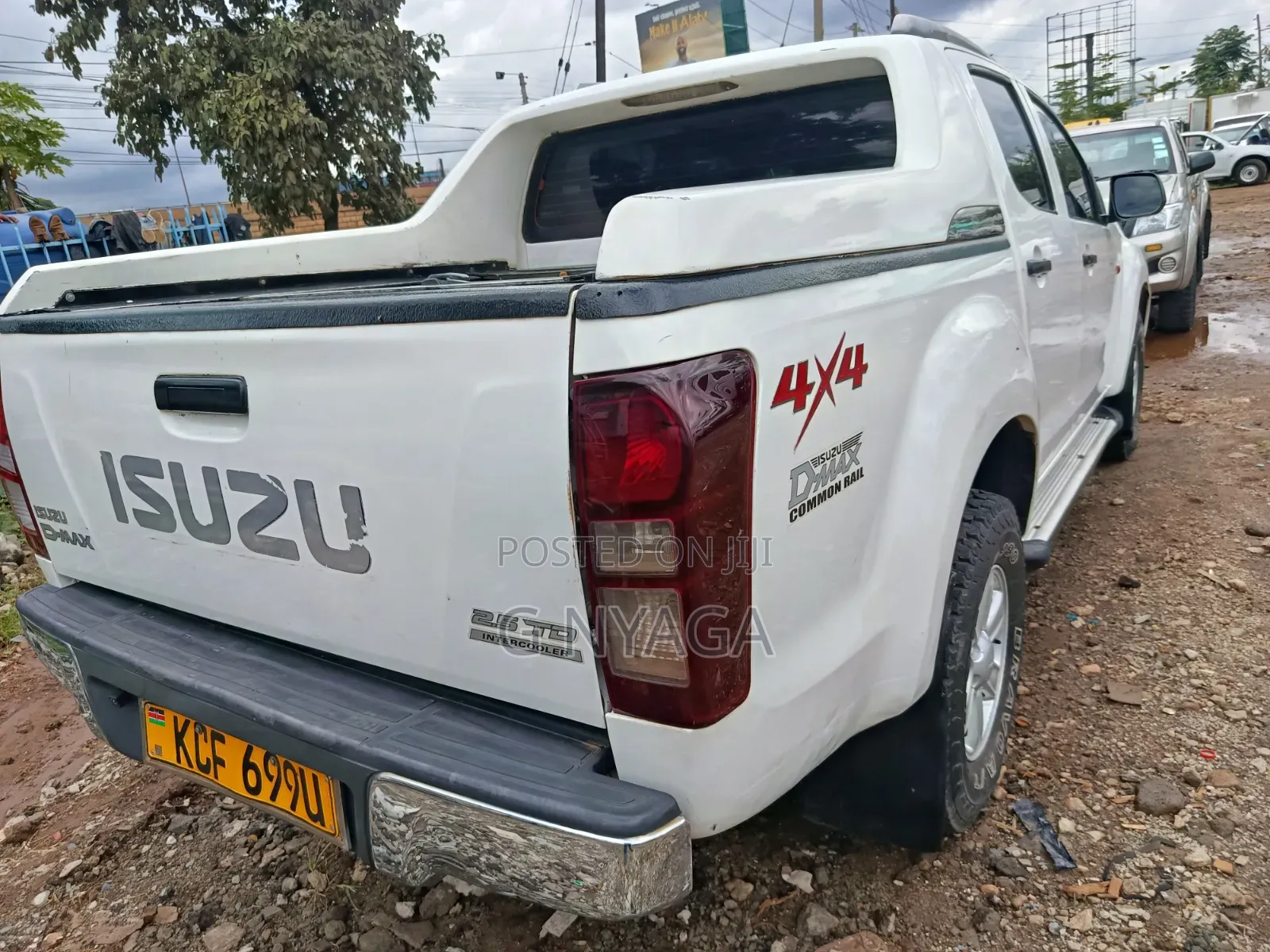 Isuzu D-MAX 2015 White