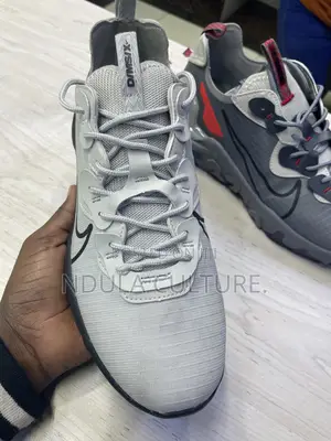 Nike React