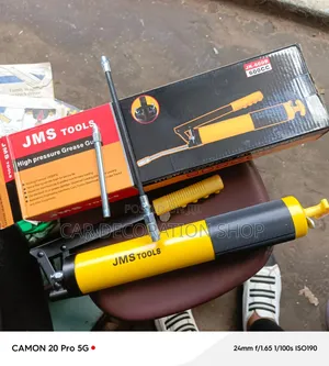 New 600cc Grease Gun for Applying Lubrication to Mechanical Parts