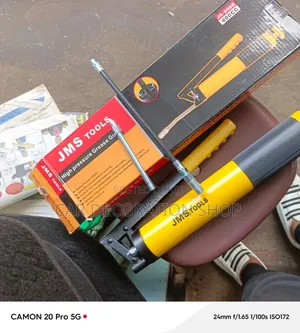 High Pressure Grease Gun With Flexible Hose$$ Rigid Extension