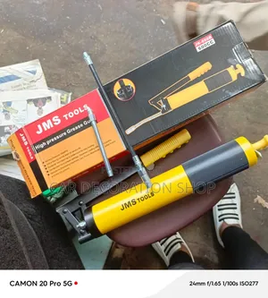 600cc Grease Gun to Apply Grease in Restricted/Obstructed Areas