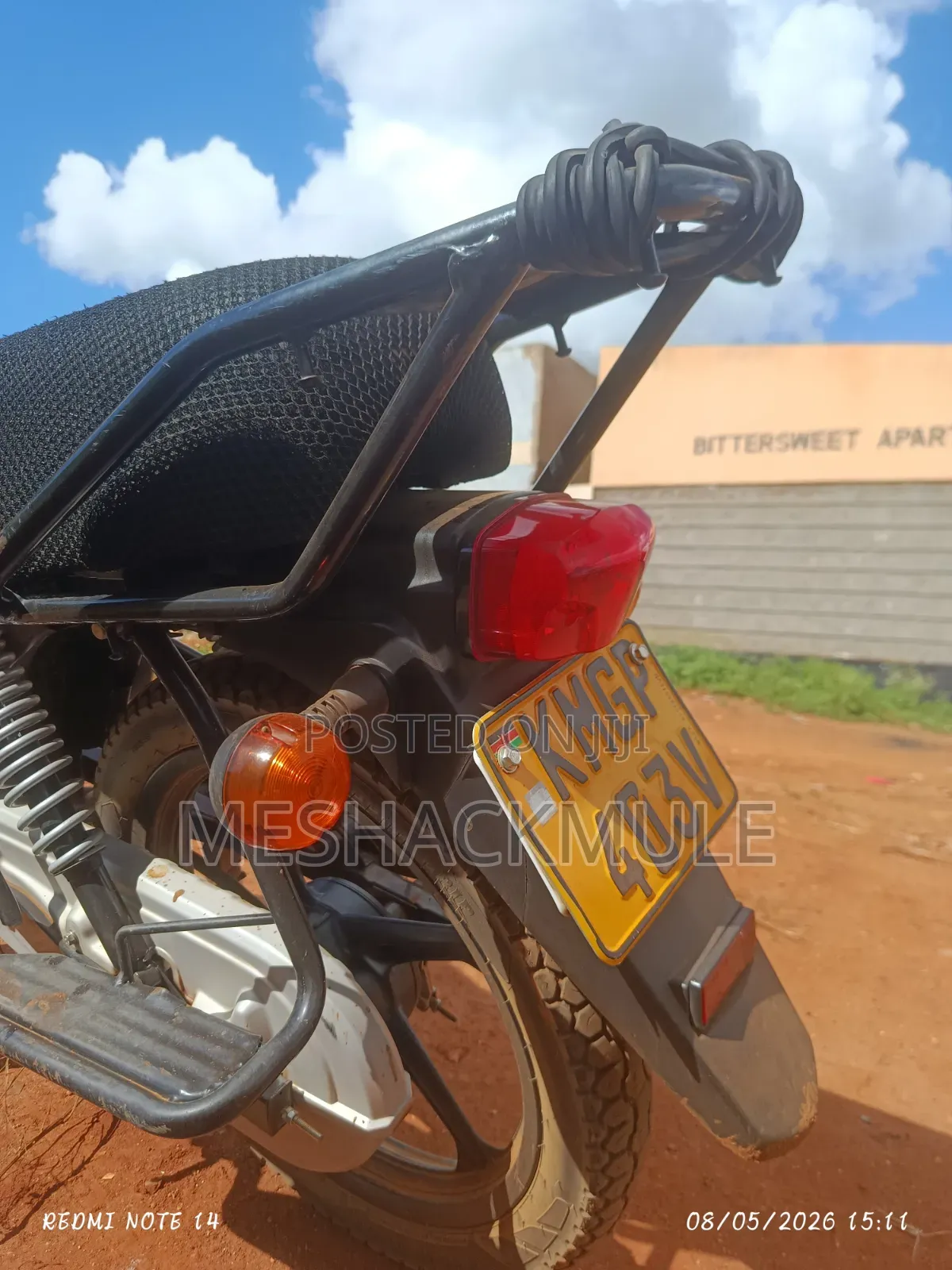 TVS HLX 125 2025 Red