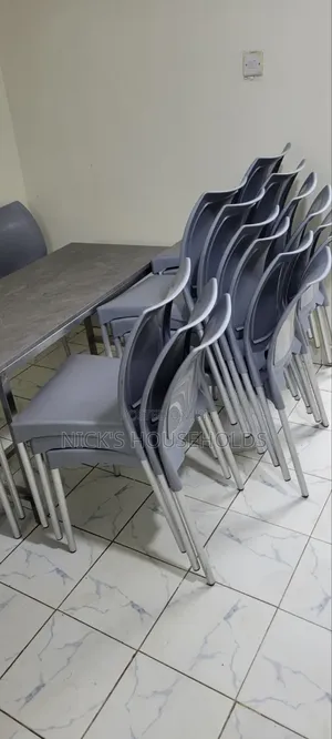 Gray Plastic Chairs/ Plastic Chairs With Metal Tube Legs
