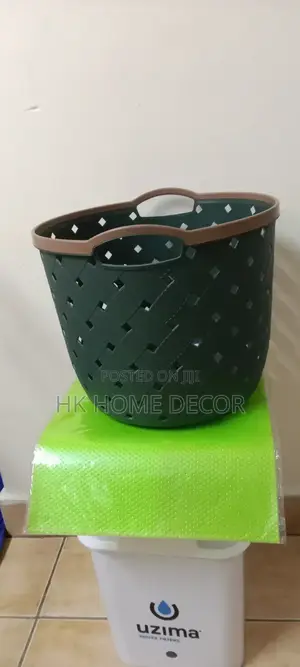 Plastic Hand Basket (Small)