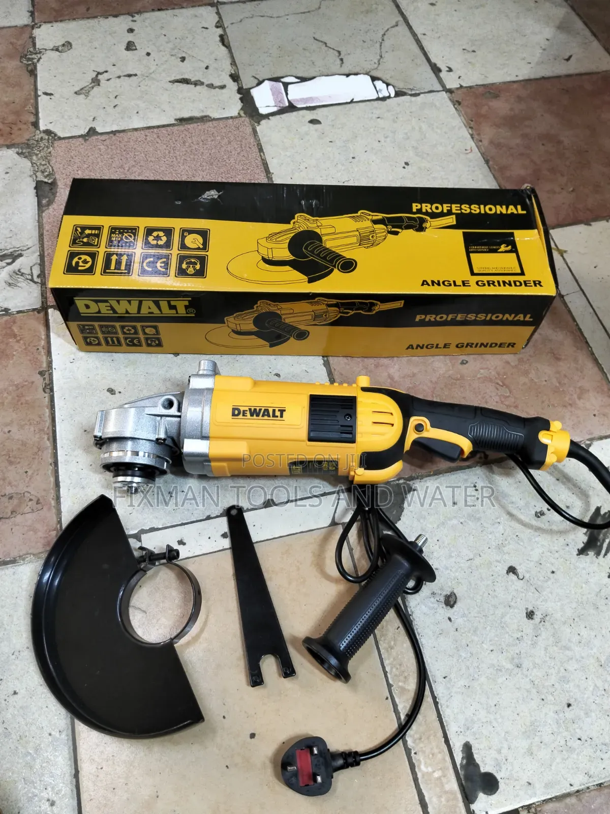 Dewalt Angle Grinder 2600 Watts 9 Inches 230mm Disc