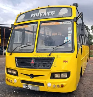Mitsubishi Fuso Canter 2015 Yellow