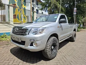 Toyota Hilux 2.5 D-4D SRX 2012 Silver