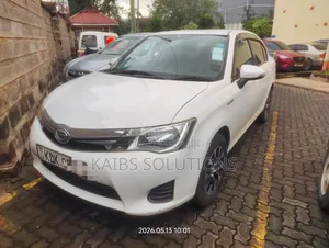 Toyota Axio 1.5 Hybrid 2WD 2015 White