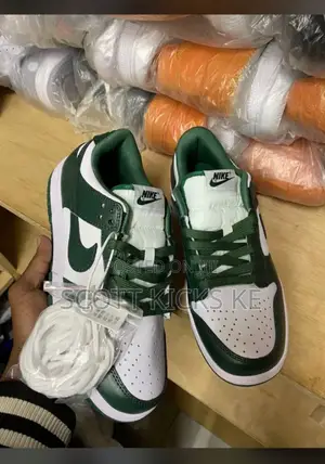 Nike Sb Green Unisex Sneakers