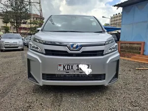 Toyota Voxy 2019 Silver
