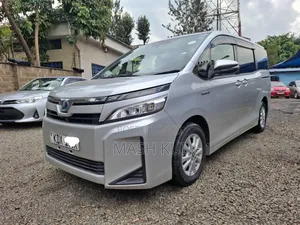 Toyota Voxy 2019 Silver