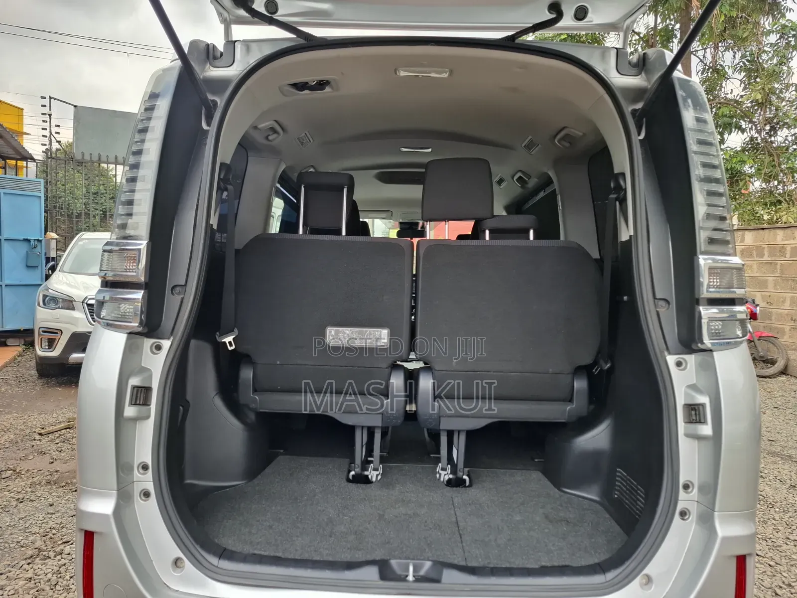 Toyota Voxy 2019 Silver