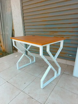 Classic Stylish Design Desk