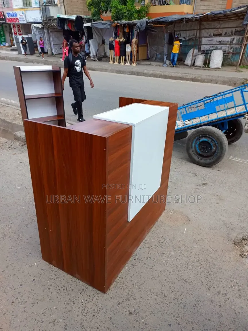 Classic Stylish Office Welcoming Desk