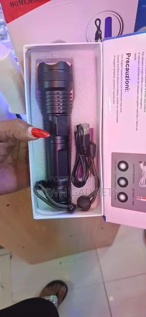 P50 Super Bright Flashlight 10h Battery Zoomable Torch