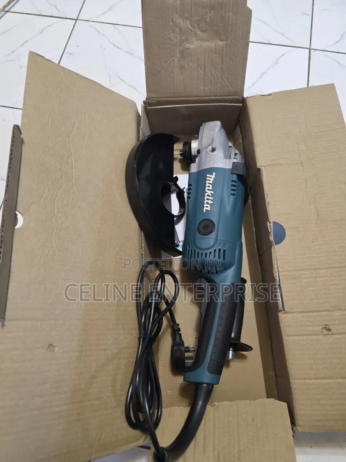 Makita Angle Grinder 2200w