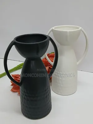 Face Decorative Flower Vase Available