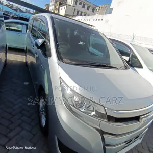 Toyota Noah 2020 Silver