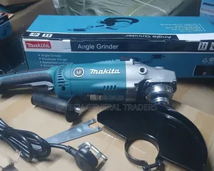 Makita Ga9020 Heavy-Duty 9-Inch (230 Mm) Corded Angle Grinder.