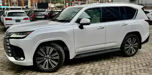 Lexus LX 600 2022 Pearl
